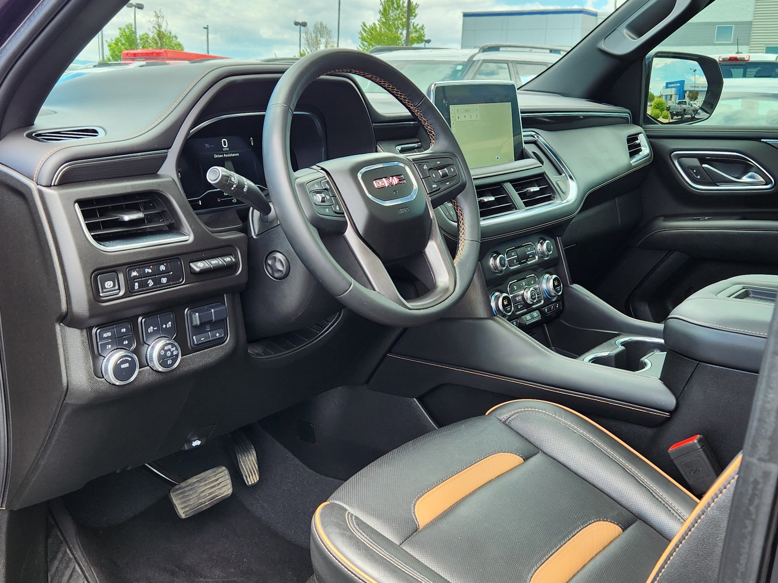 2024 GMC Yukon AT4 - Photo 7