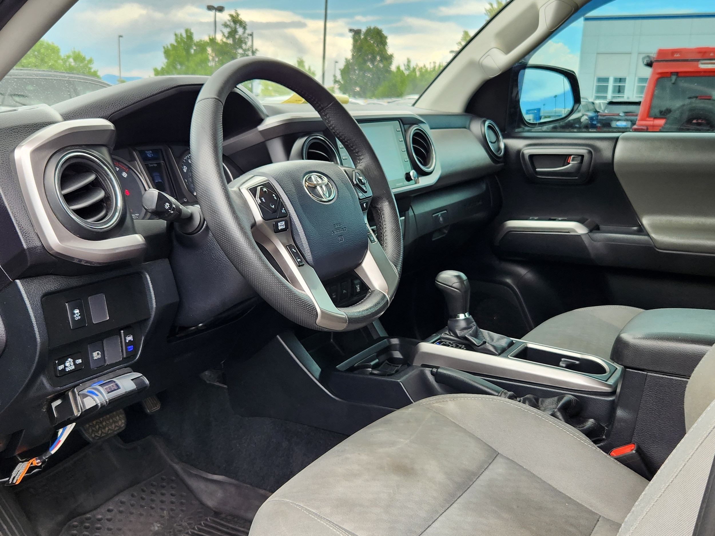 View vehicle photo 7