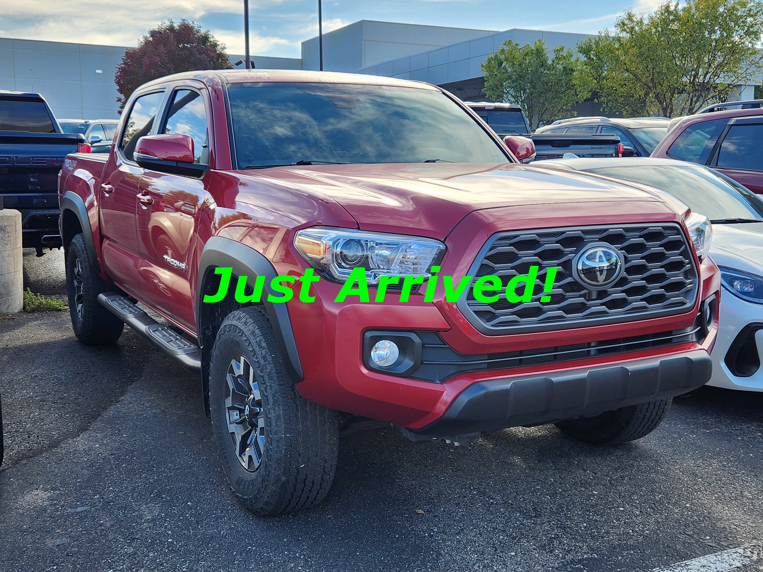 2022 Toyota Tacoma TRD photo 2