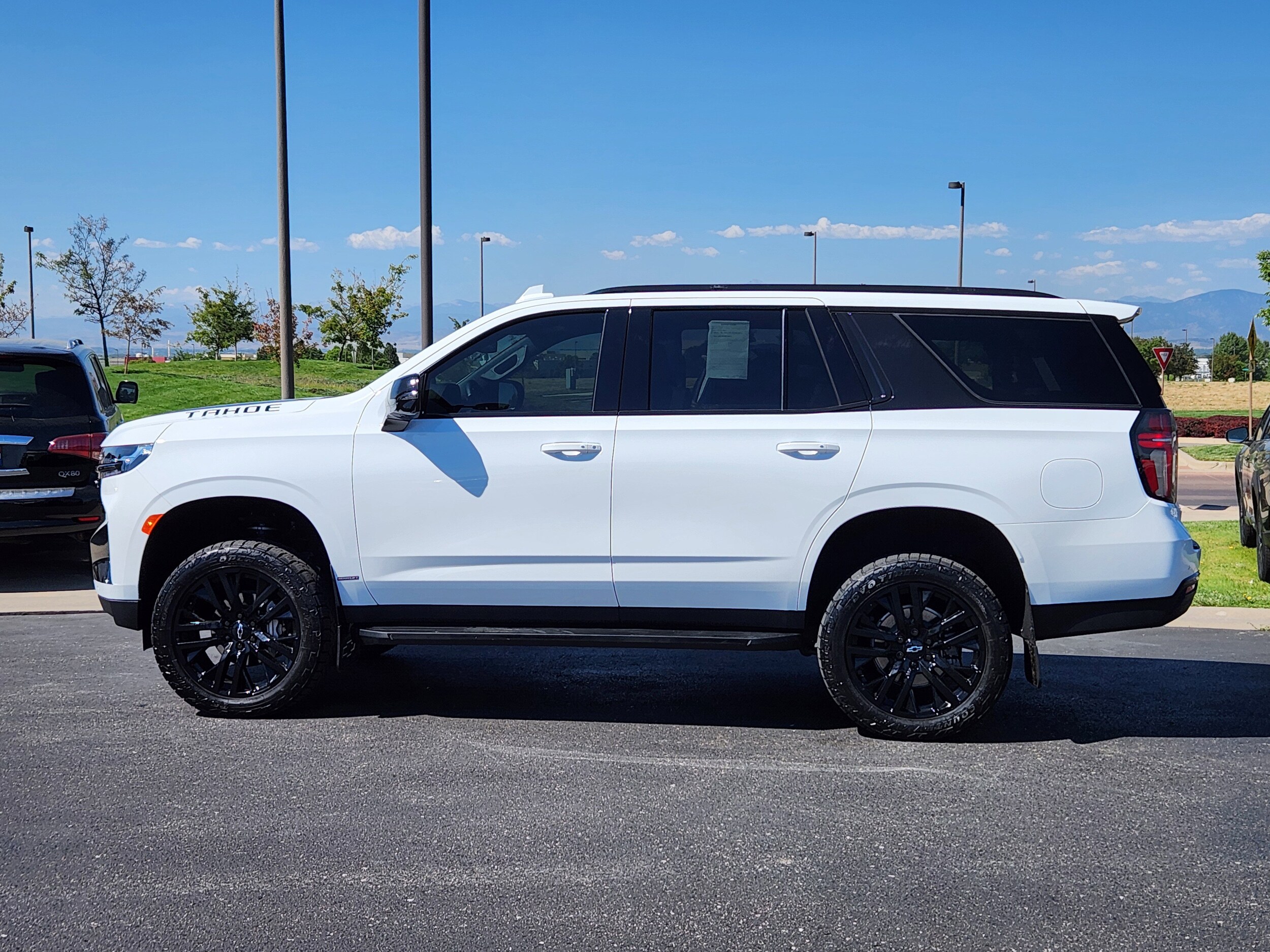 2024 Chevrolet Tahoe LT photo 2