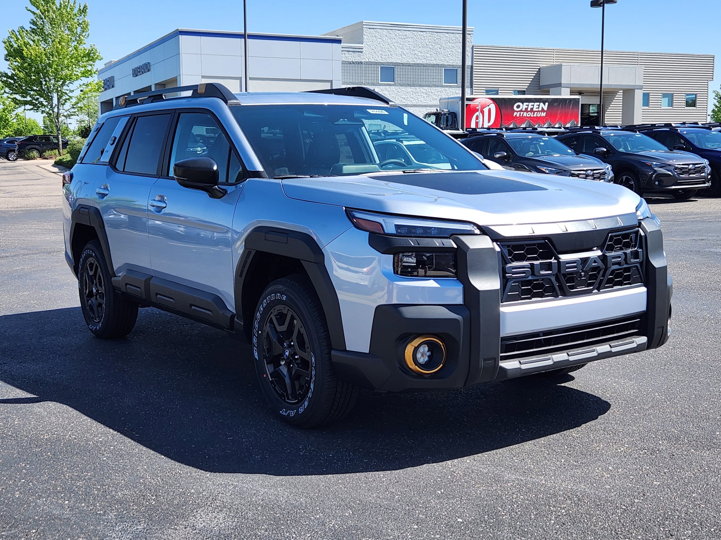 View vehicle photo 3