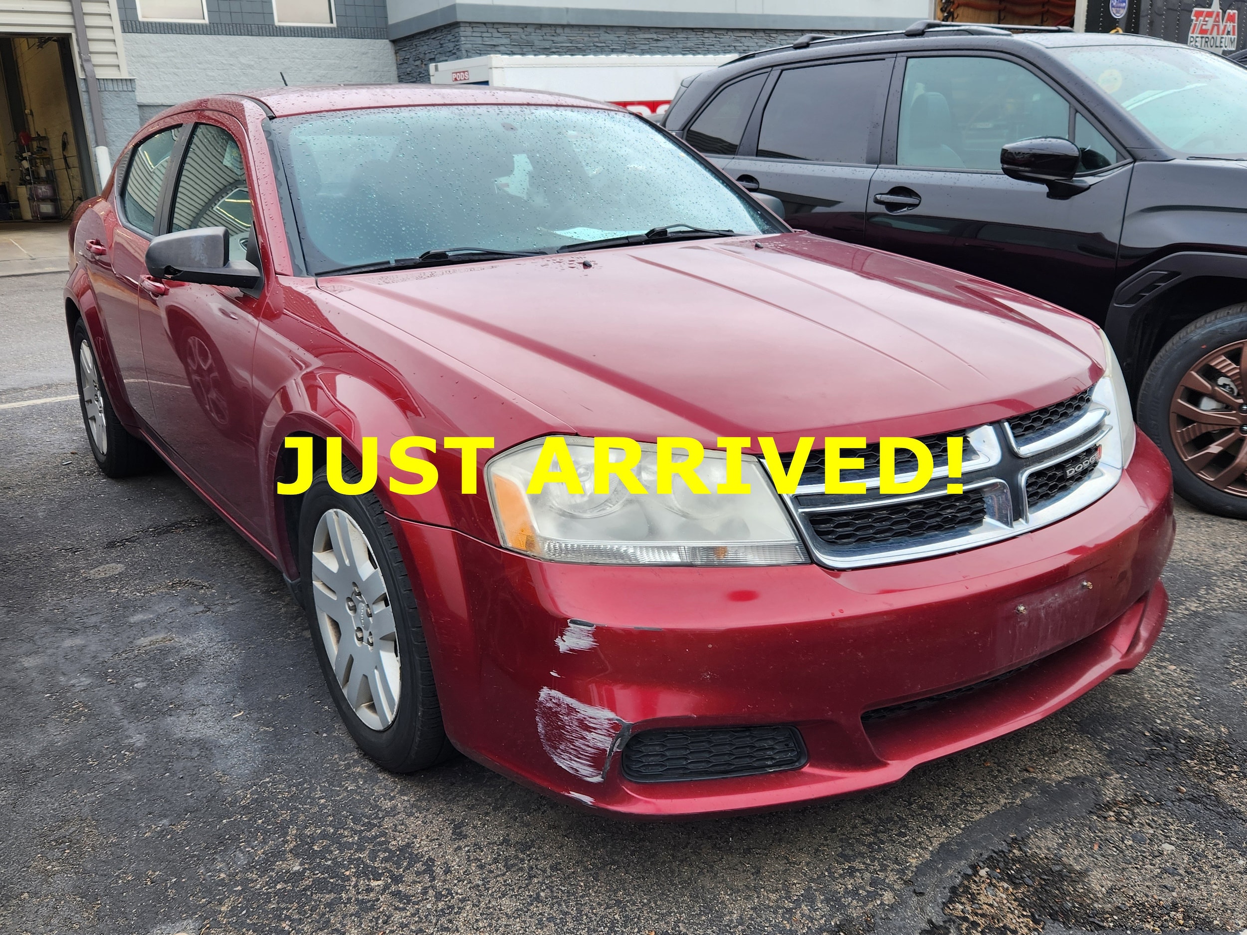 Deep Cherry Red Crystal Pearlcoat 2014 Dodge Avenger Sedan Front-Wheel Drive 6-Speed Automatic