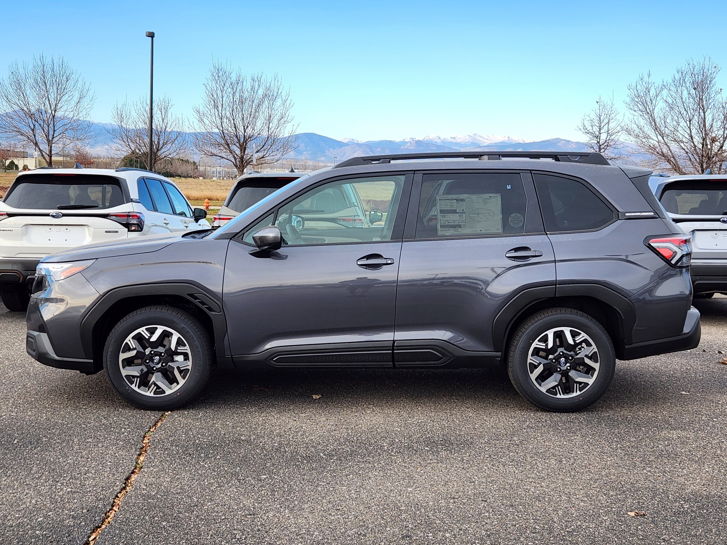 2025 Subaru Forester Premium Base photo 2