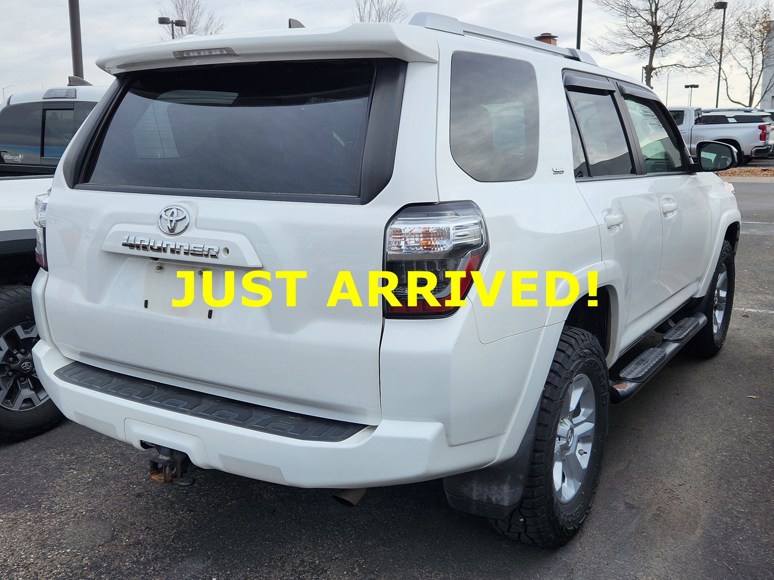 2017 Toyota 4Runner SR5 4WD photo 3