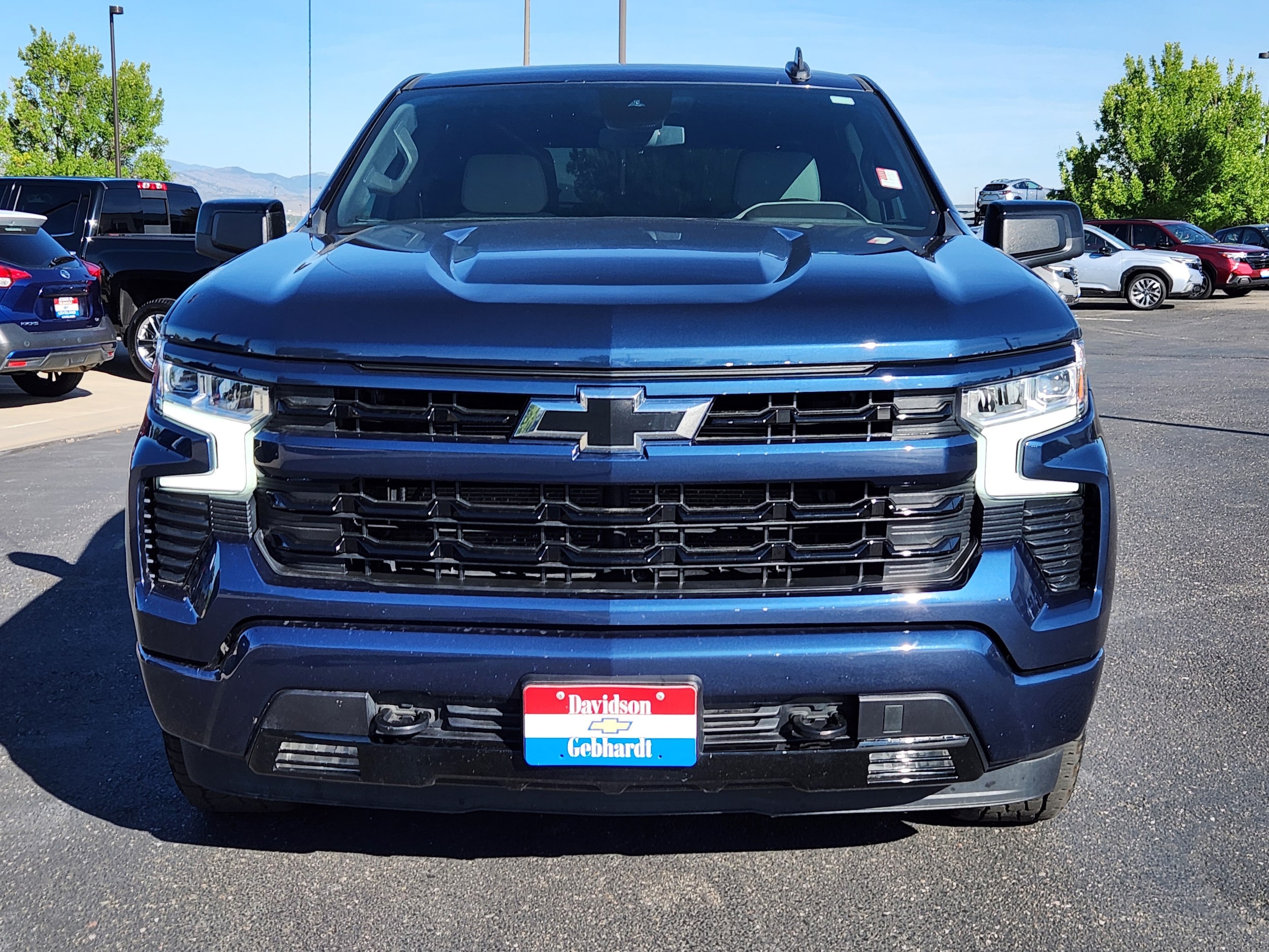 View vehicle photo 5