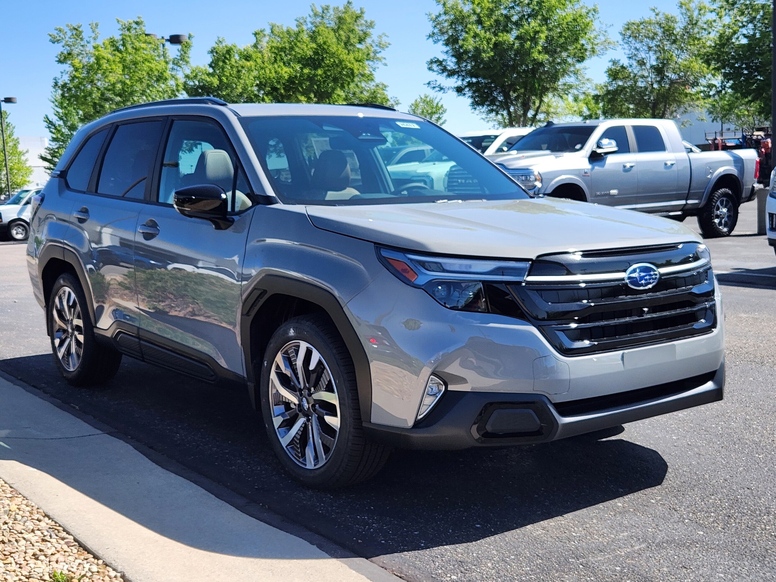 View vehicle photo 3