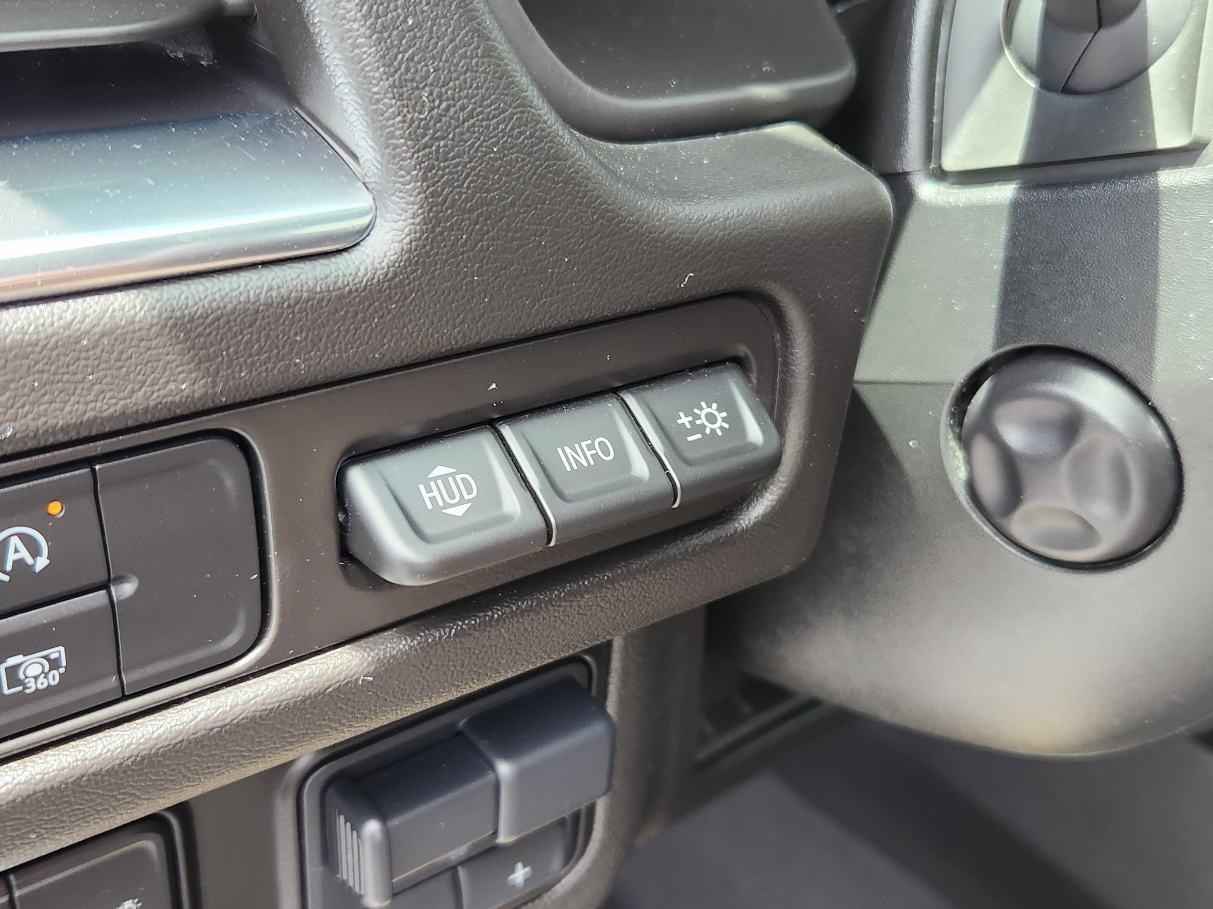 2024 GMC Yukon AT4 - Photo 23
