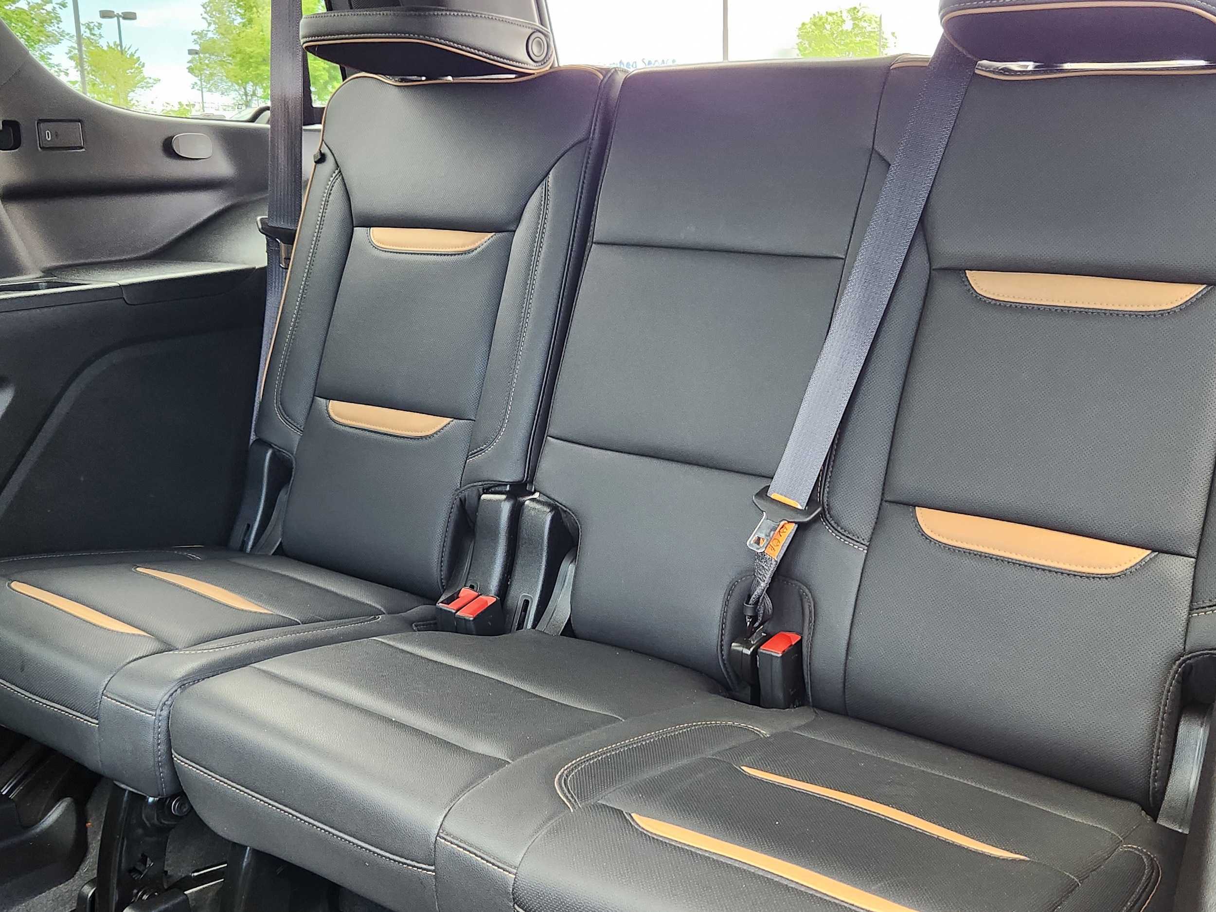 2024 GMC Yukon AT4 - Photo 10