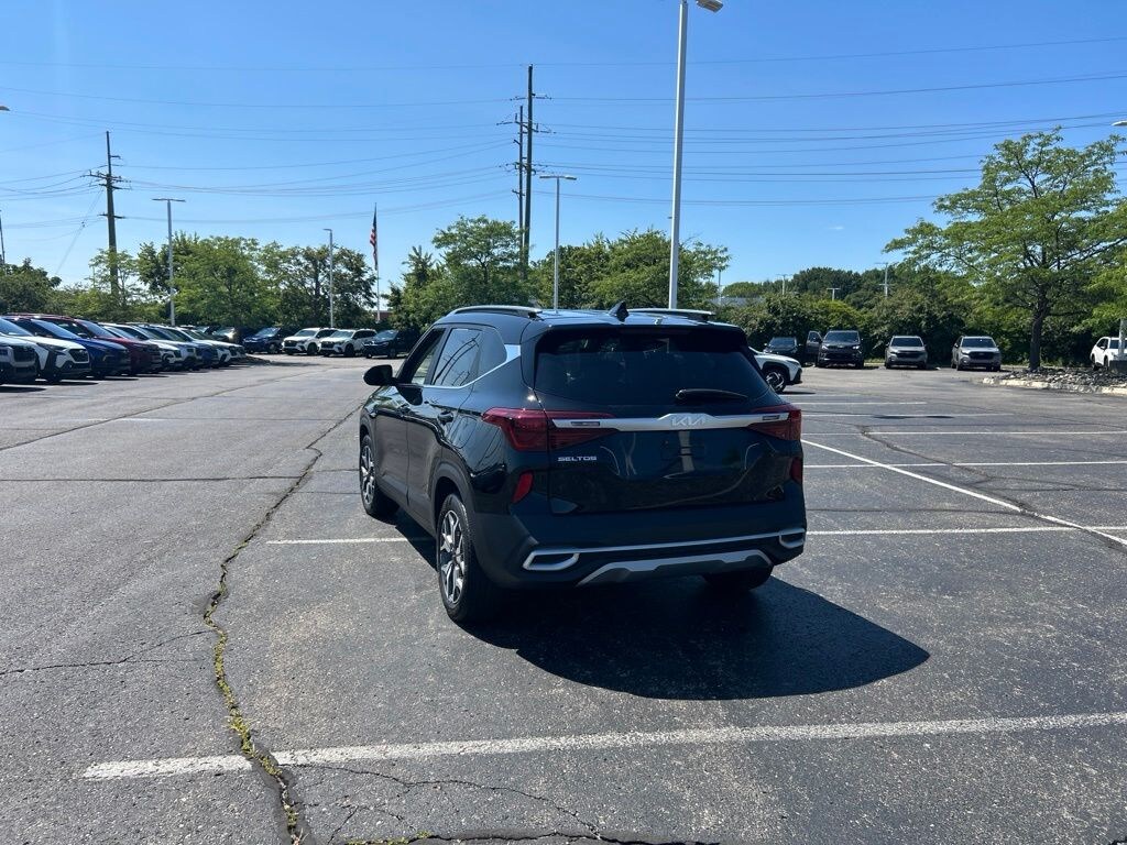 Used 2022 Kia Seltos EX SUV
