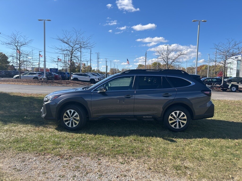 Used 2025 Subaru Outback Premium SUV