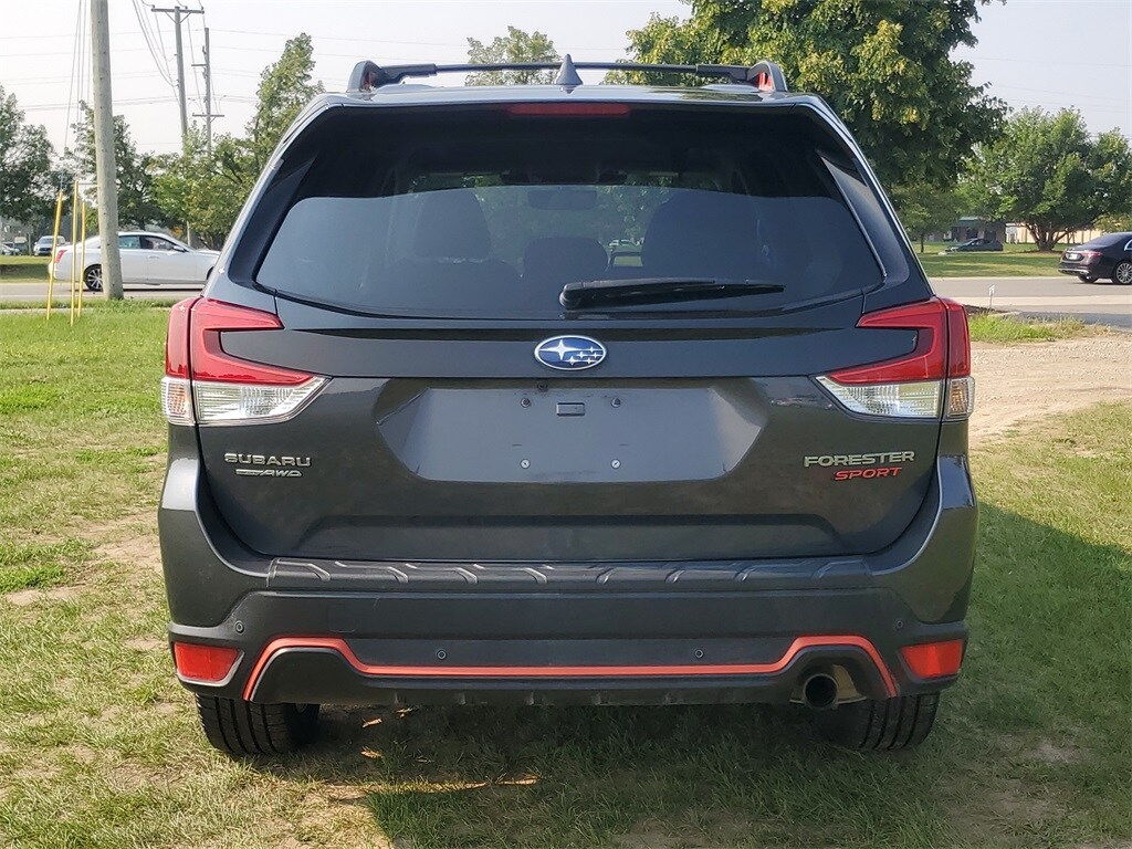 2022 Subaru Forester Sport photo 2