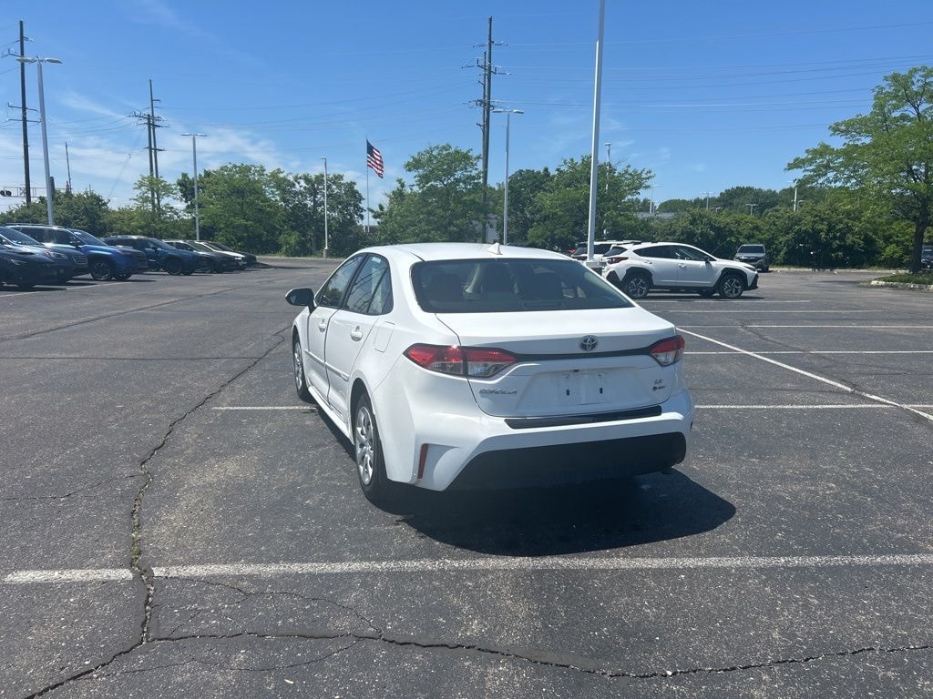 Used 2025 Toyota Corolla Hybrid LE Sedan