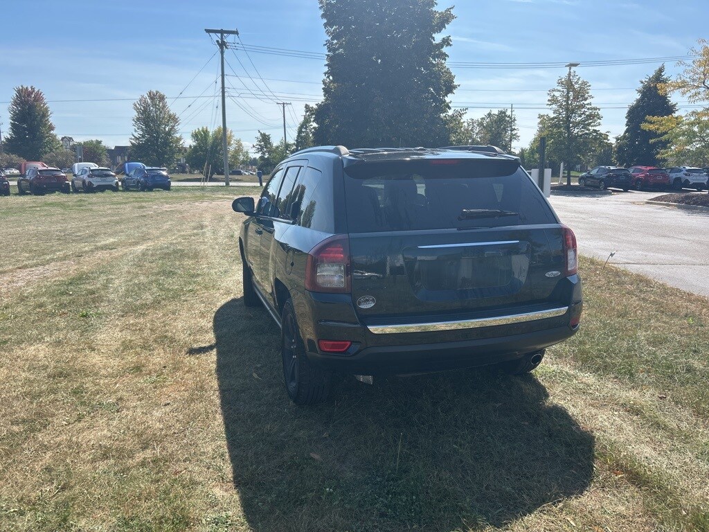 2016 Jeep Compass Latitude High Altitude photo 2