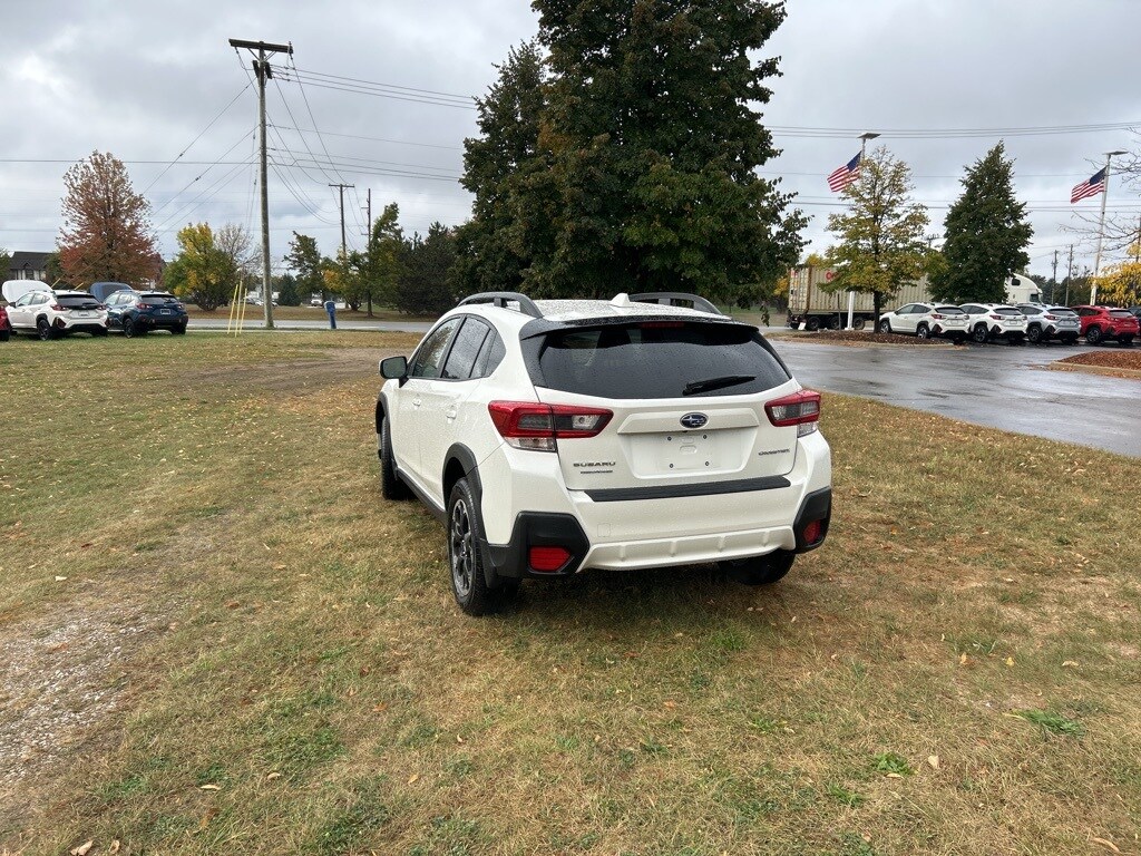 2022 Subaru Crosstrek Premium photo 2