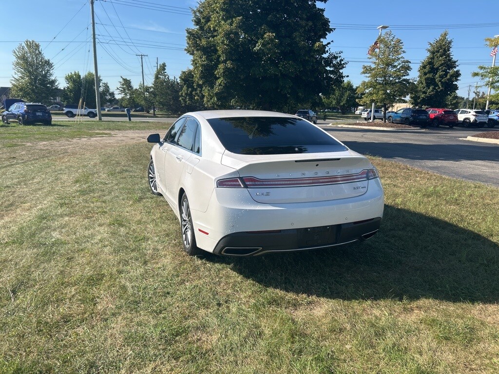 2018 Lincoln MKZ Select photo 2