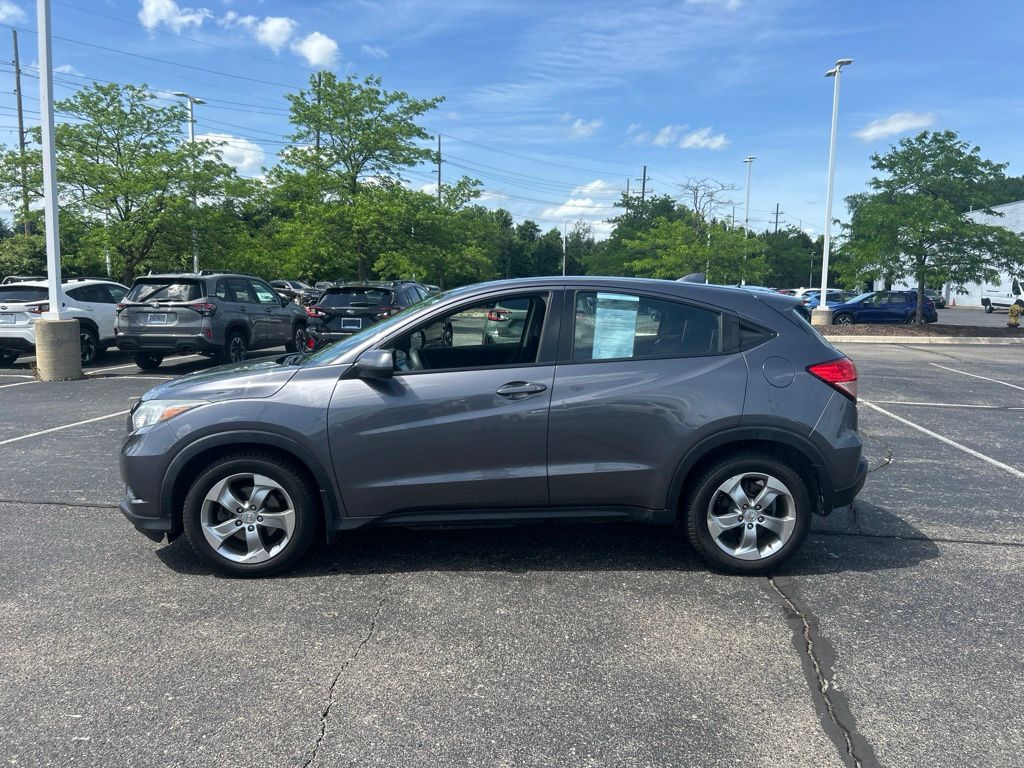 Used 2018 Honda HR-V LX with VIN 3CZRU6H34JG701001 for sale in Macomb, MI