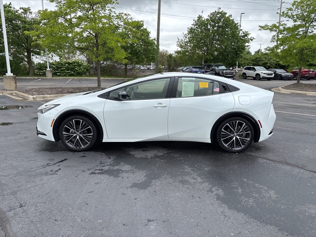 Used 2024 Toyota Prius XLE with VIN JTDACAAU4R3019438 for sale in Macomb, MI
