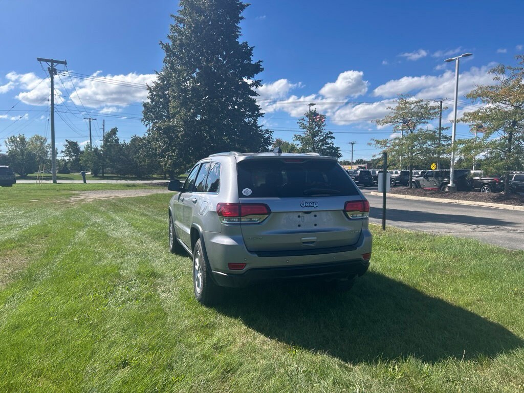 Used 2020 Jeep Grand Cherokee Laredo SUV