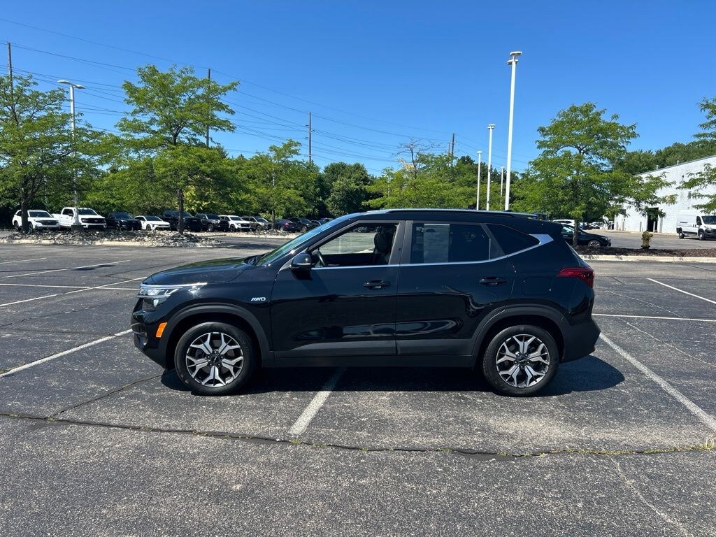 Used 2022 Kia Seltos EX SUV