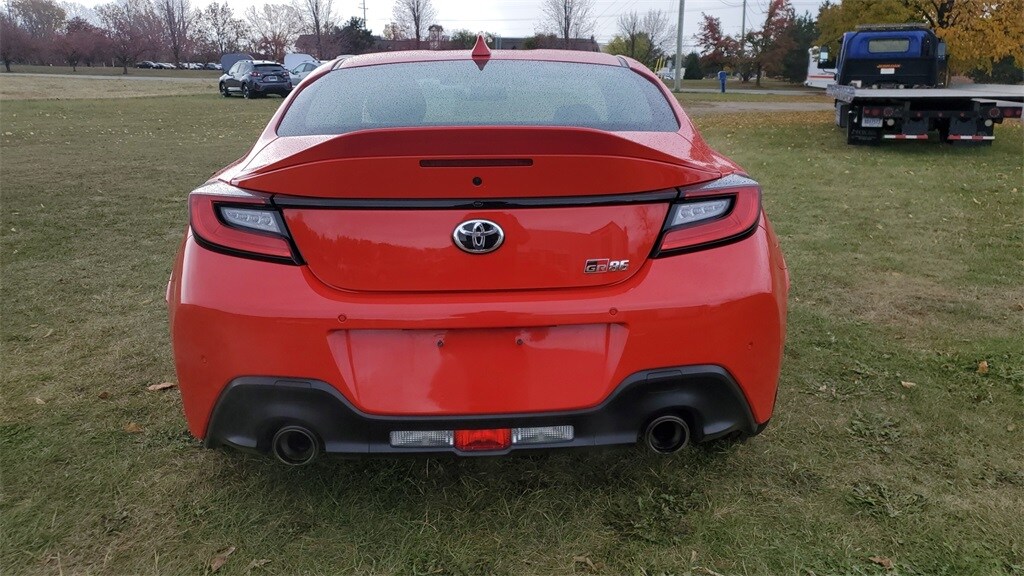 2024 Toyota GR86 Premium photo 3