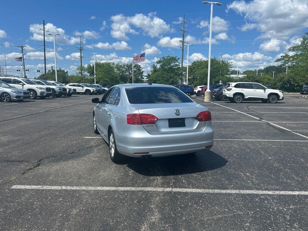 Used 2013 Volkswagen Jetta 2.5L SE Sedan