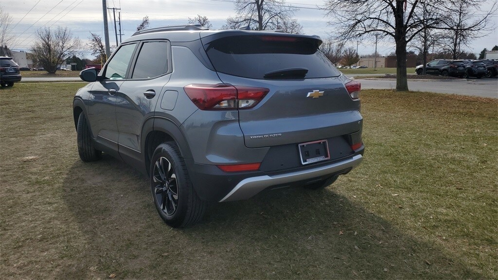 2021 Chevrolet Trailblazer LT photo 3