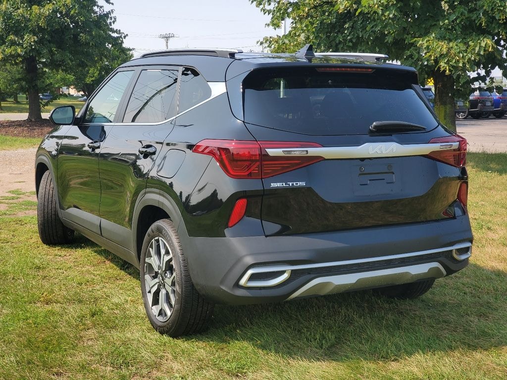 Used 2022 Kia Seltos EX SUV