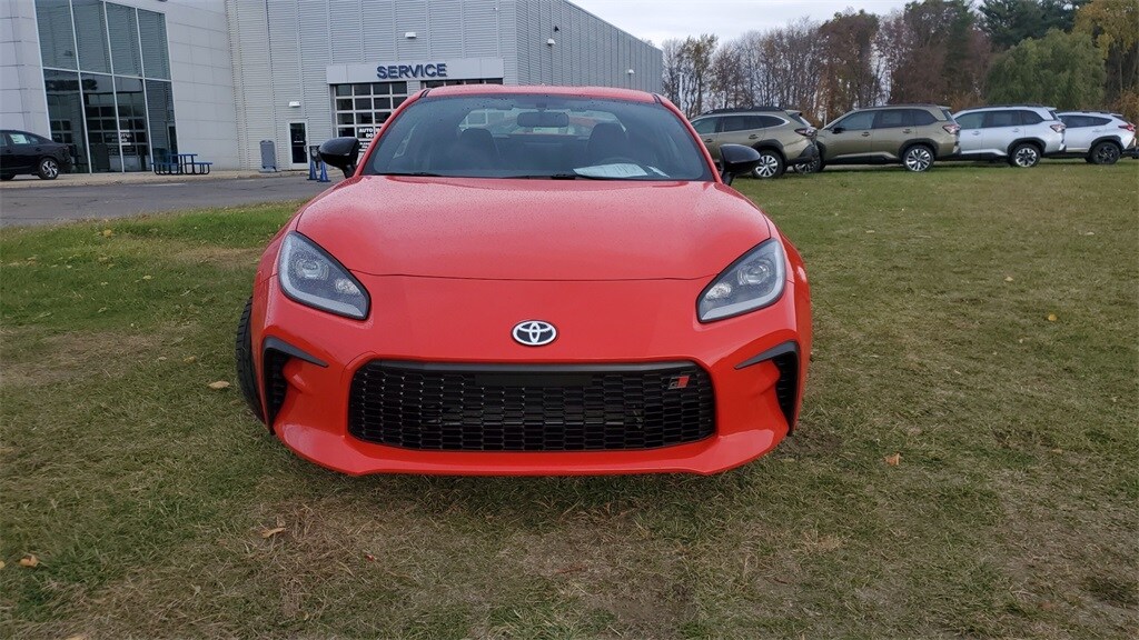 2024 Toyota GR86 Premium photo 2