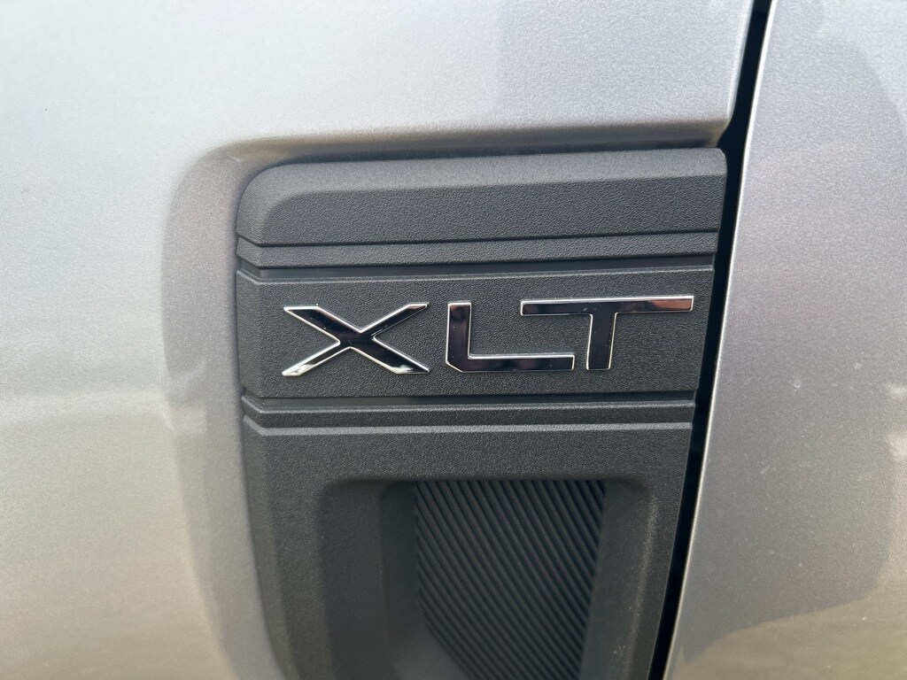 2022 Ford Maverick XLT photo 3