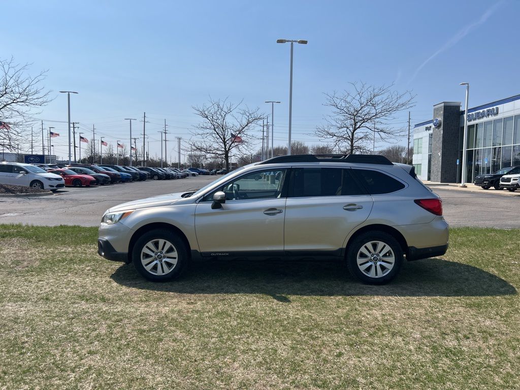 Used 2017 Subaru Outback Premium with VIN 4S4BSAFC8H3279827 for sale in Macomb, MI