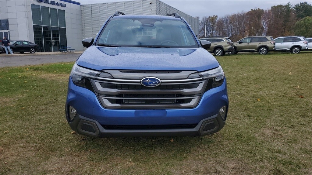 2025 Subaru Forester Limited photo 2