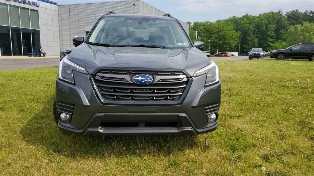 Used 2022 Subaru Forester Limited with VIN JF2SKAPC1NH441879 for sale in Macomb, MI