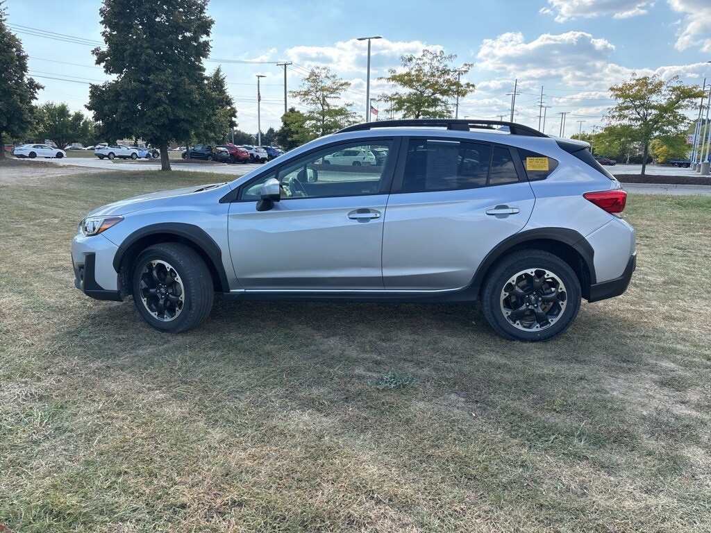 2023 Subaru Crosstrek Premium photo 2