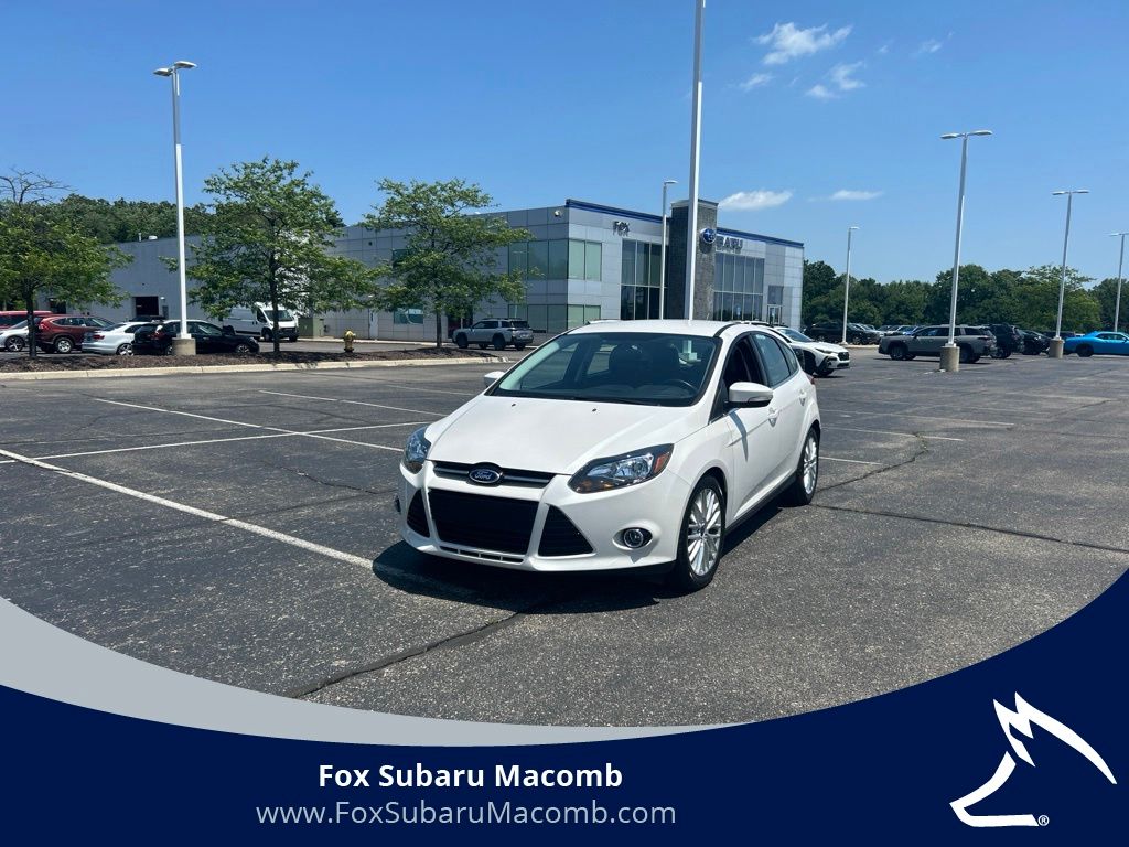 2013 Ford Focus 5 Door Hatch Titanium's photo