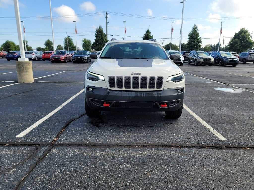 Used 2019 Jeep Cherokee Trailhawk with VIN 1C4PJMBX2KD369614 for sale in Macomb, MI