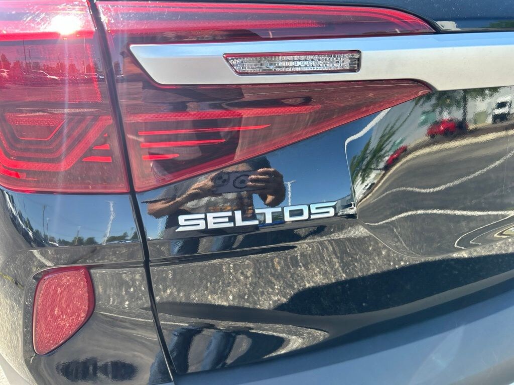 Used 2022 Kia Seltos EX SUV