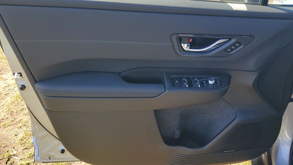 2026 Subaru Outback Touring XT - Photo 8