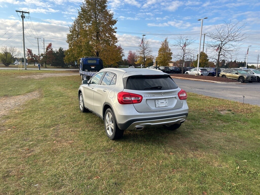 2015 Mercedes Benz GLA 250 4MATIC photo 2