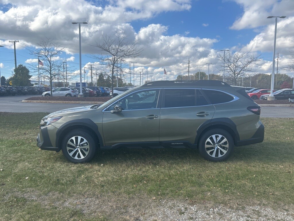 Used 2025 Subaru Outback Premium SUV