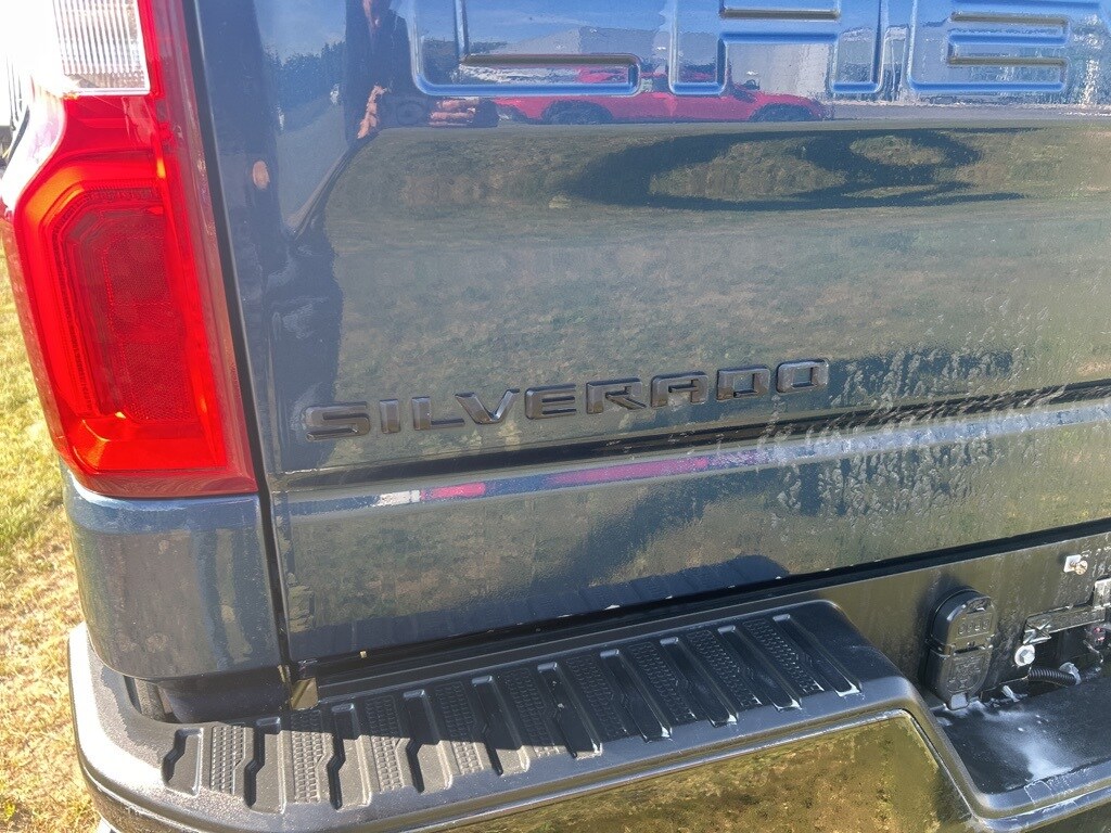 2019 Chevrolet Silverado 1500 LT Trail Boss photo 4