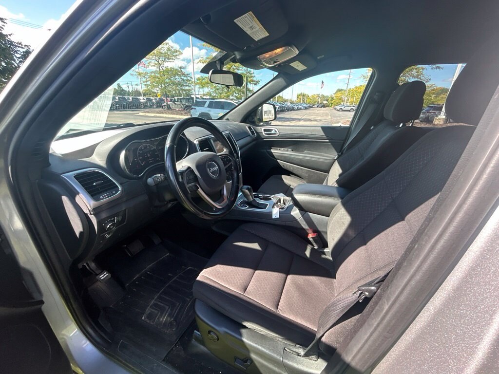 Used 2020 Jeep Grand Cherokee Laredo SUV