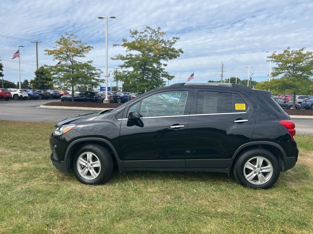 Used 2019 Chevrolet Trax LT with VIN 3GNCJLSB4KL274227 for sale in Macomb, MI