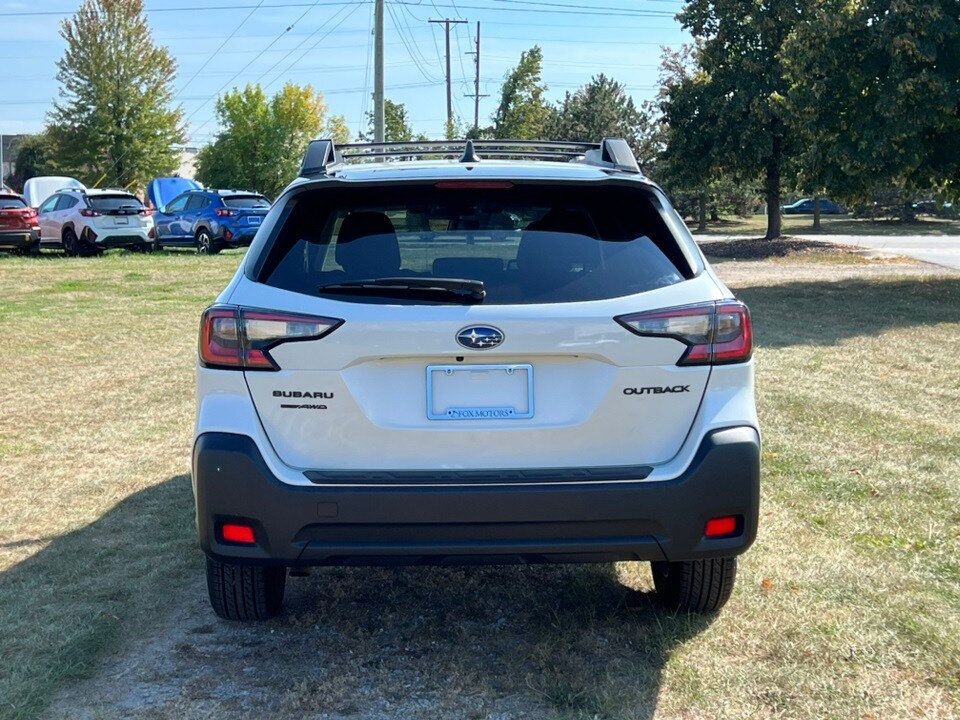2023 Subaru Outback Onyx Edition photo 3