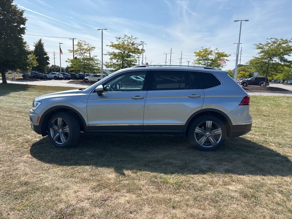 2020 Volkswagen Tiguan SEL photo 2
