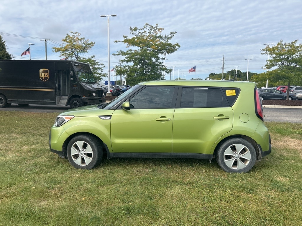 Used 2016 Kia Soul Base with VIN KNDJN2A25G7875156 for sale in Macomb, MI