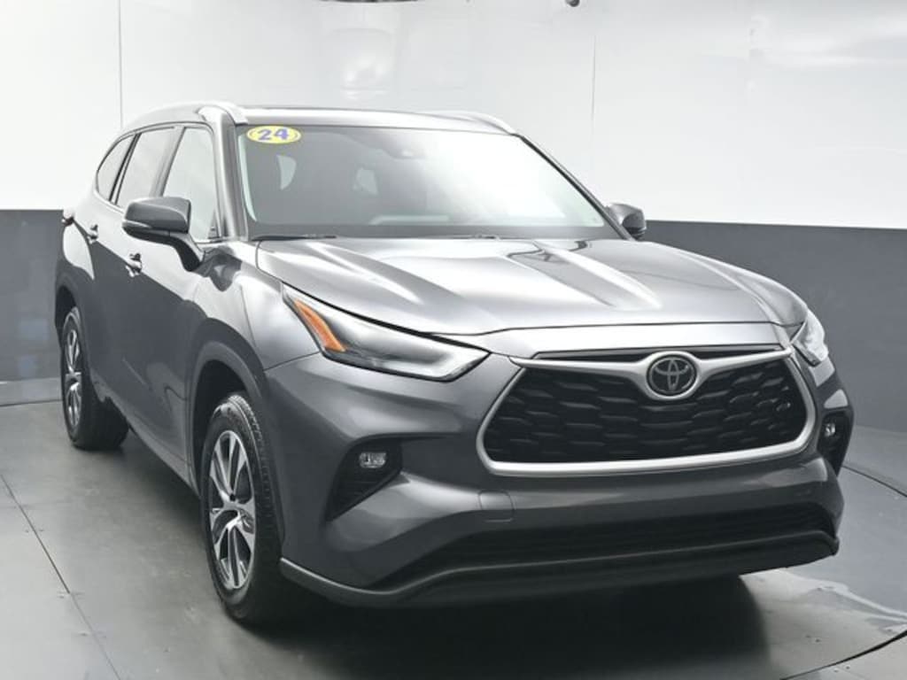 Used 2024 Toyota Highlander XLE SUV