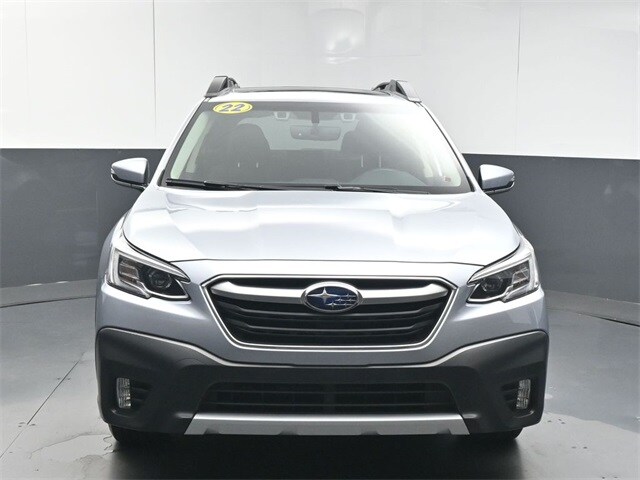 2022 Subaru Outback Limited XT photo 3