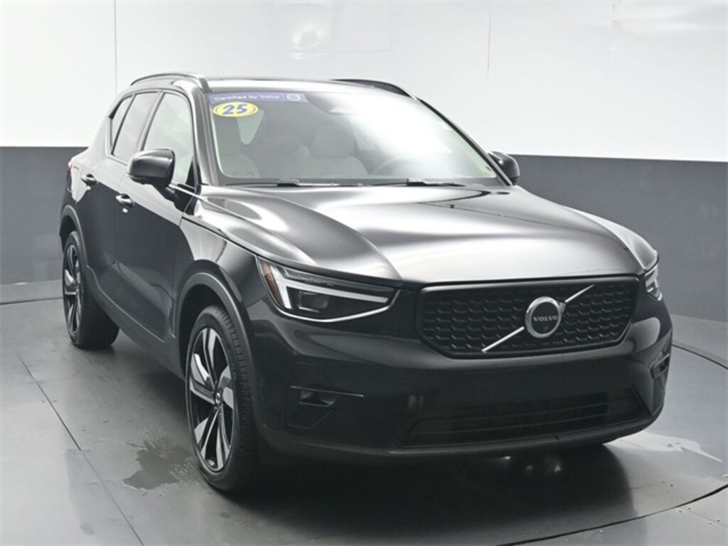 Certified 2025 Volvo XC40 B5 Ultra Dark Theme SUV