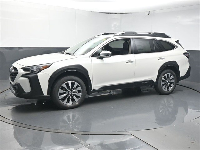 2025 Subaru Outback Touring photo 3