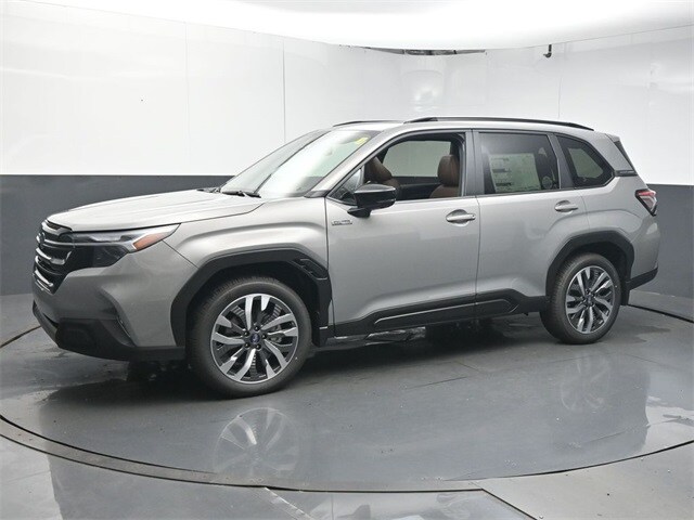 2025 Subaru Forester Touring photo 2